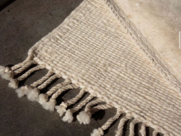 Saadia - White Flatweave Moroccan Wool Rug - Handwoven Artisan Kilim for Minimalist Home Decor